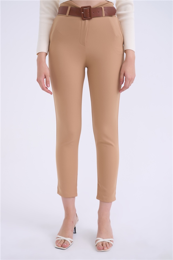 Classic trousers with belt - CAMEL