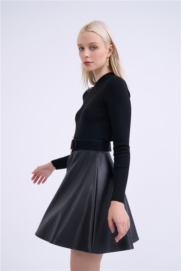 Flared mini leather skirt - BLACK