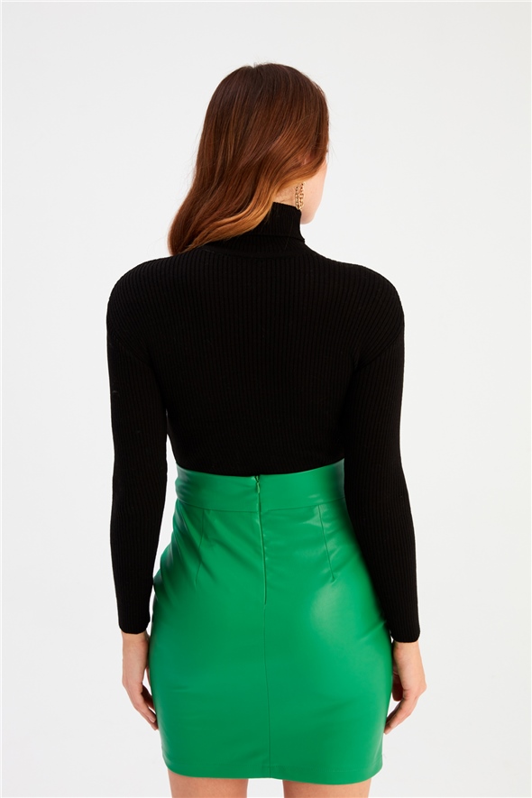 Mini Leather Skirt - GREEN
