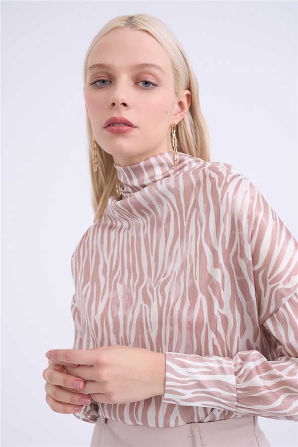 Patterned blouse with draped collar - BEIGE