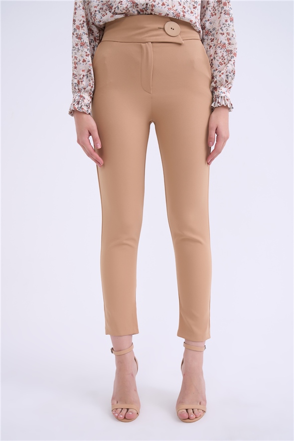 Buttoned crepe pants - CAMEL