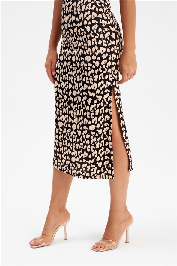 Leopard print satin skirt with slits - BLACK