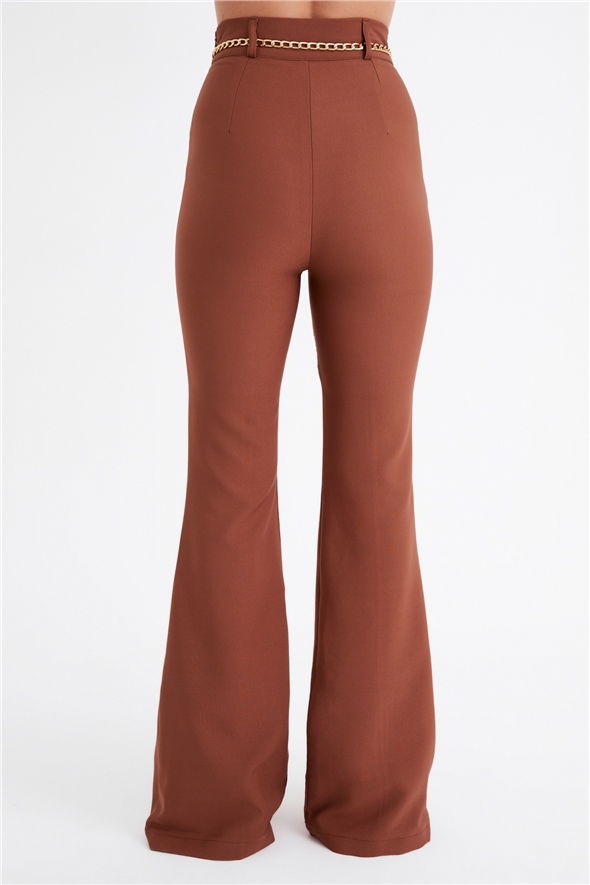 Chain belt flared trousers - BROWN