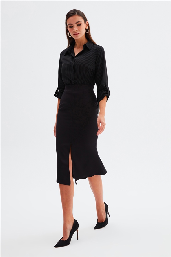 Slit Detailed Flared Skirt - BLACK