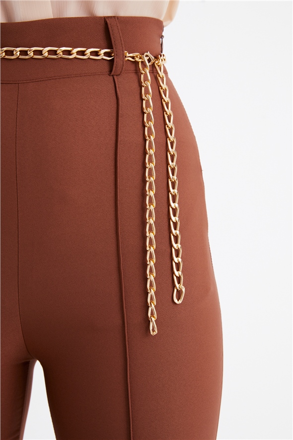 Chain belt flared trousers - BROWN